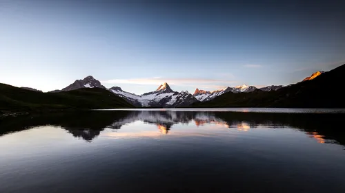mountain-over-lake